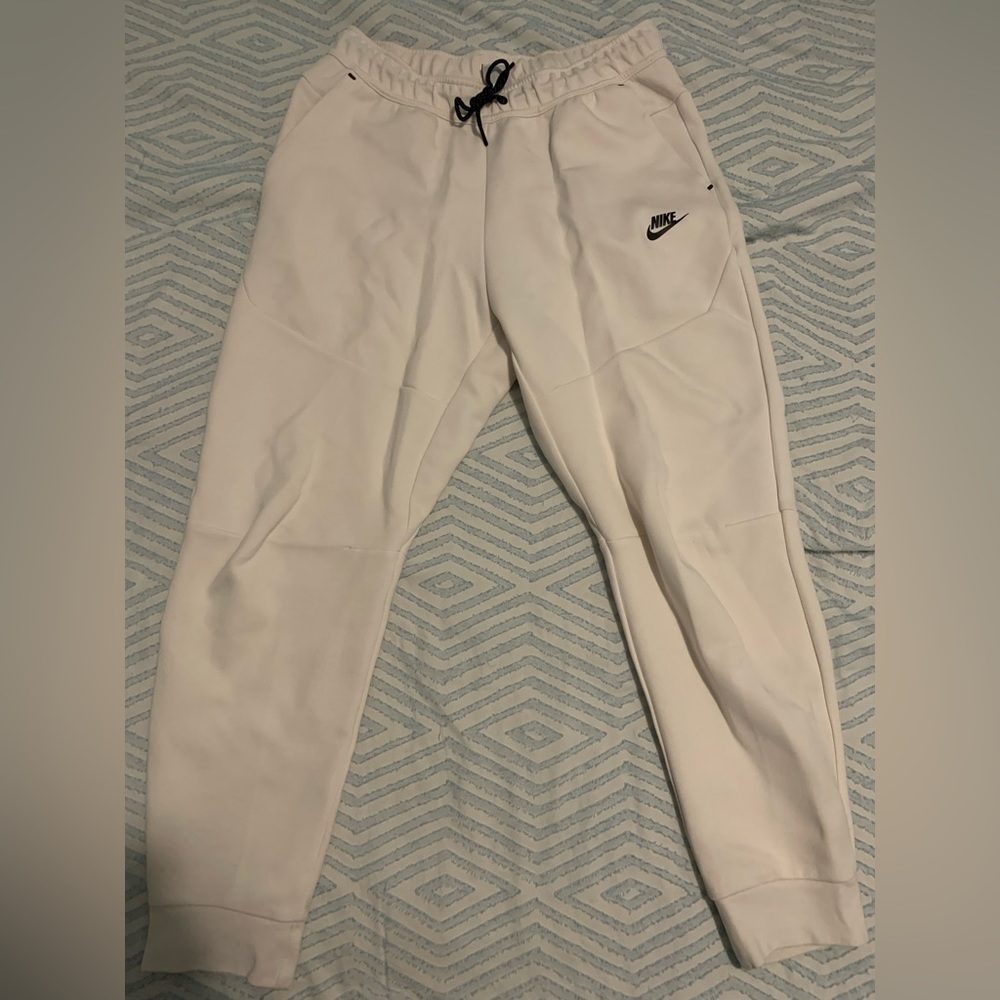 Nike tech fleece pants